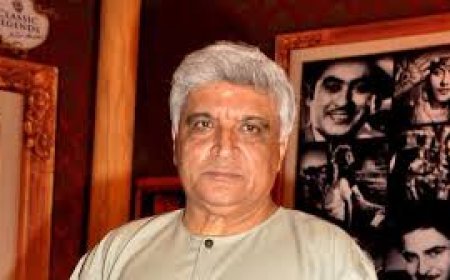 'मैं वह विषय हूं जिसे समझना कठिन है' - मुशायरा स्थगित होने के बाद जावेद अख्तर ने लिखा शेर