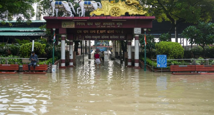 केंद्र और राज्य सरकारों व एनडीएमए से सुप्रीम कोर्ट ने भूस्खलन और बाढ़ पर जवाब मांगा