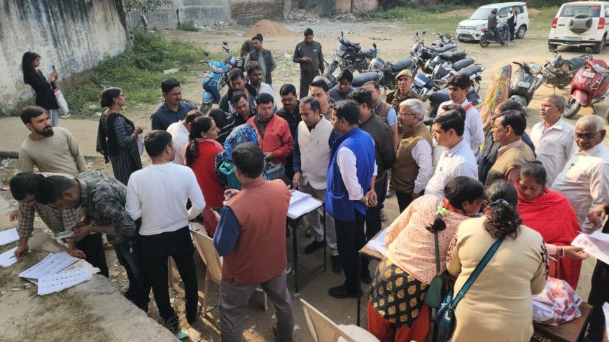 उन्नाव जनपद में 4.17 लाख गणना प्रपत्रों की अभी वापसी नहीं